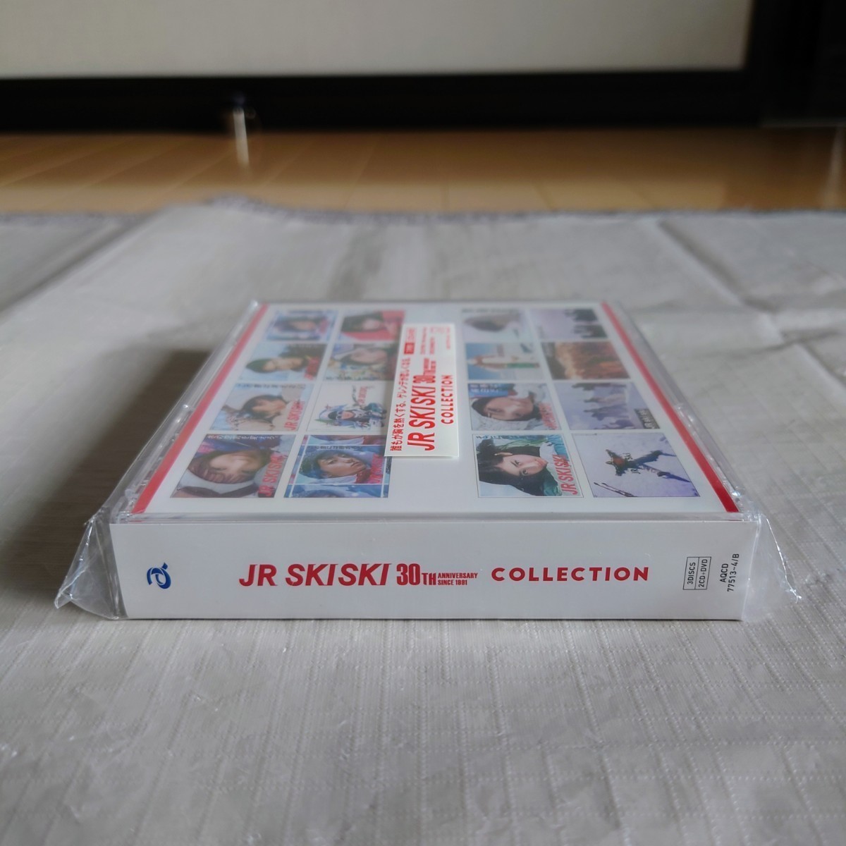JR SKISKI 30th COLLECTION　2CD＋DVD　〜誰もが胸を熱くする、ゲレンデが恋しくなる〜　CD：全19曲　DVD：CM映像37本！ 【CD未使用】_画像5