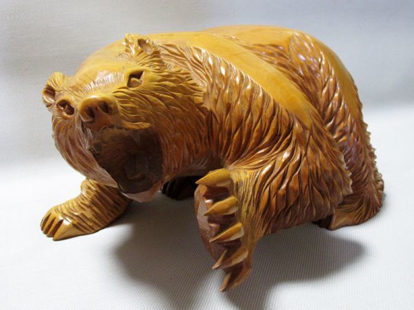 昭和レトロ 北海道民芸 木彫りの熊 在銘：久寿男 大型 一刀彫