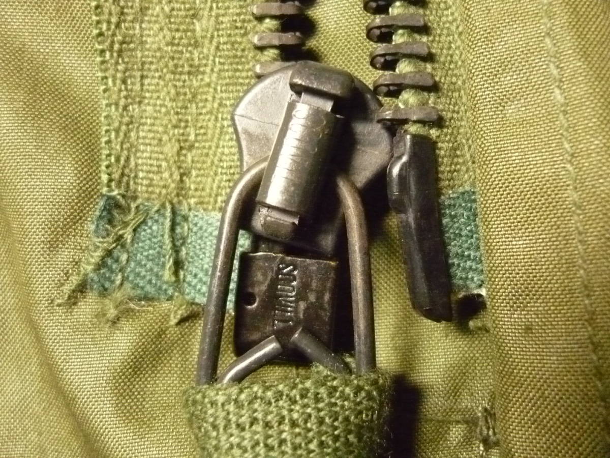 未使用品 黒Zipper 米軍実物 M-65 パーカー MEDIUM デッドストック 官給品 M モッズコート NOS フィッシュテール_SCOVILLの黒染めブラスジッパー