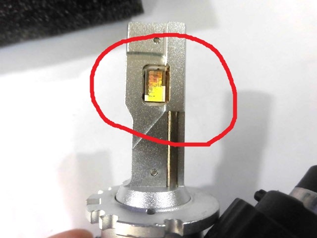 ◆純正HIDライト交換用 LEDヘッドライト D4S/R 使用期間短いのですが訳アリ品で…１個ジャンクです。◆_画像8