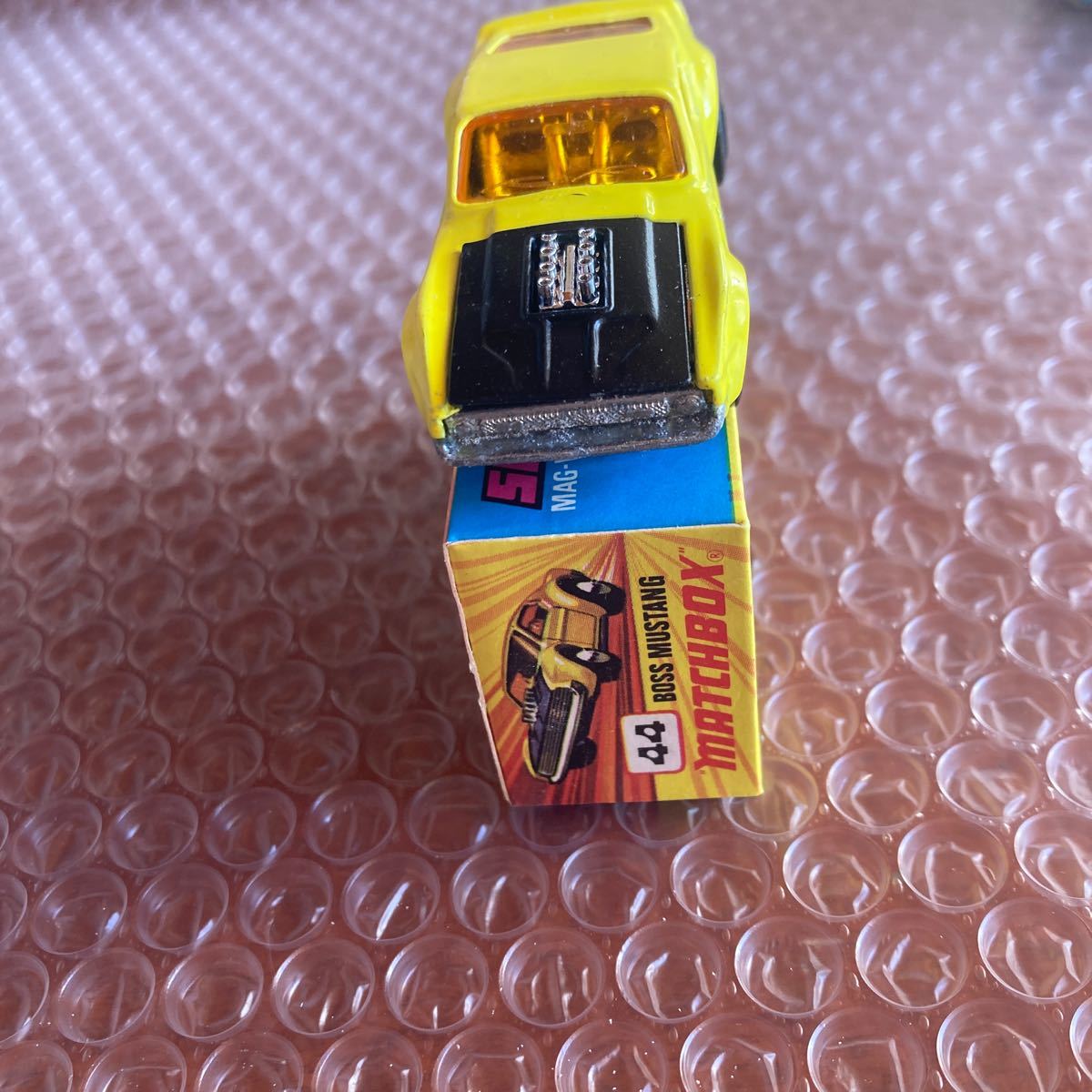 未使用【マッチボックス 】44 BOSS MUSTANG イギリス製　LESNEY MATCHBOX ミニカー　デッドストック　箱付き　1972 A_画像2