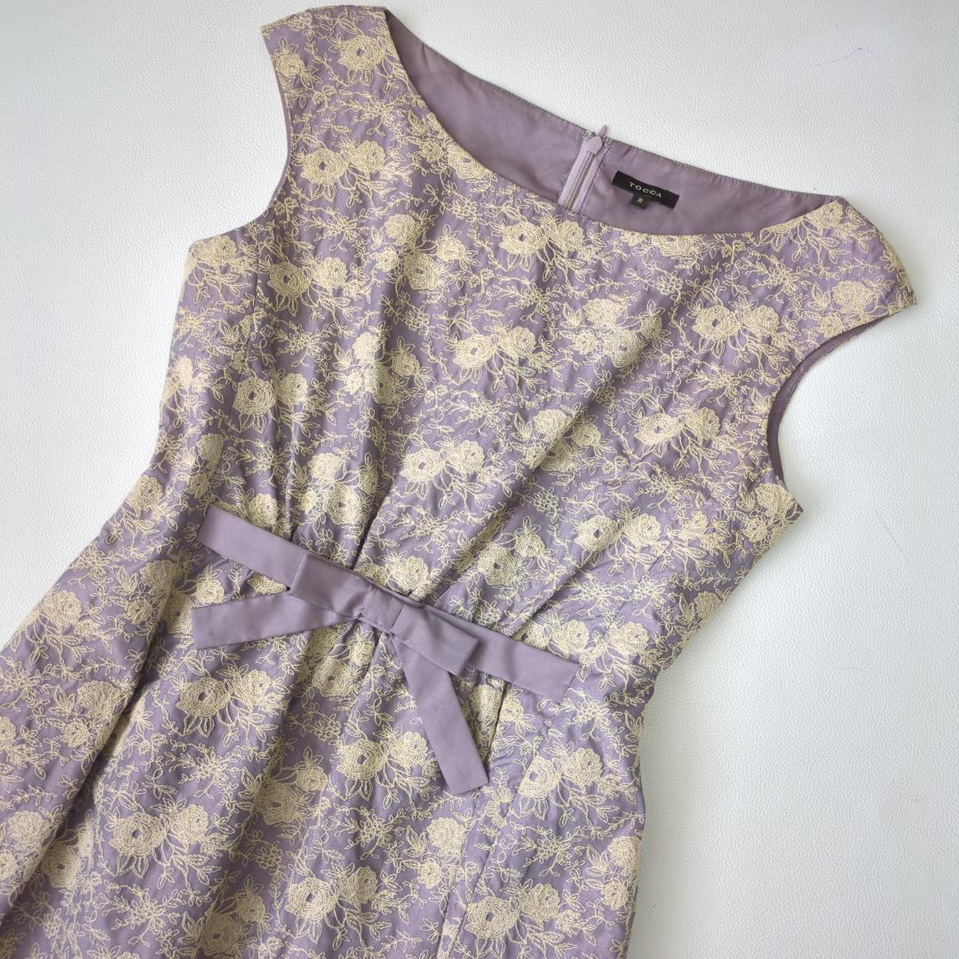 トッカ TOCCA 花柄 刺繍 フレンチスリーブ 美シルエット ワンピース 膝丈 2 紫 ラベンダー レディースの画像2