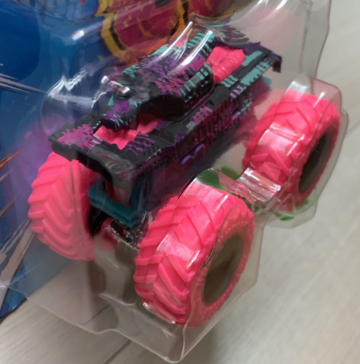 ホットウィール　 モンスタートラック　★　インベーダー　★　ミニカー　★　Hot Wheels MONSTER TRUCKS　INVADER　★　新品_画像4