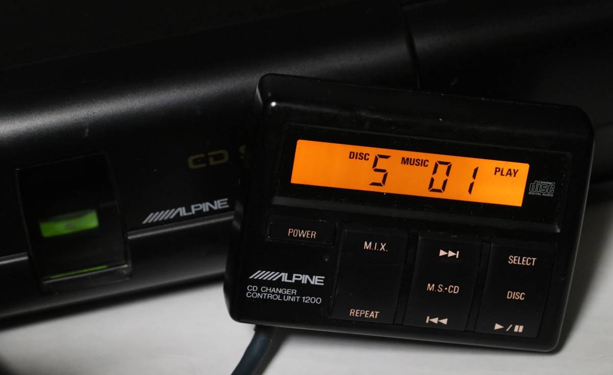 ALPINE 5957S 6連奏CDチェンジャー 8pin 光デジタル 中古_コントローラーは付属しません。