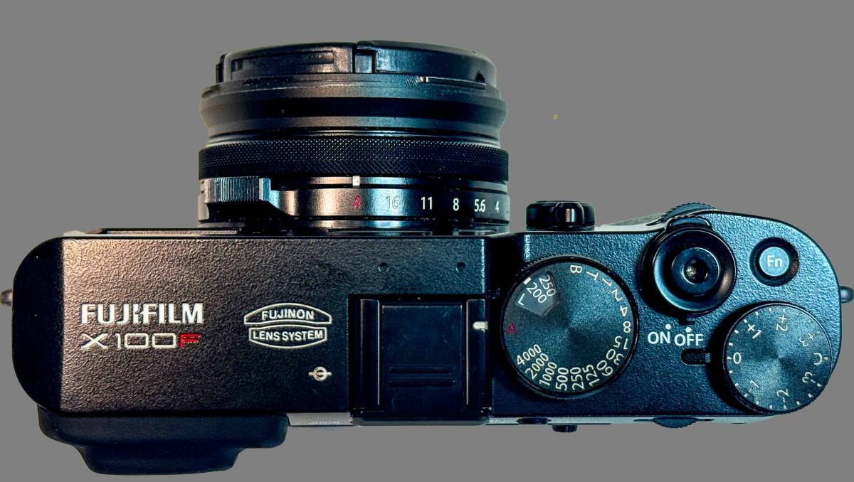 FUJIFILM X100F f=23mm コンパクトデジタルカメラ ＋ Billingham（純正）小型カメラバッグ_画像2