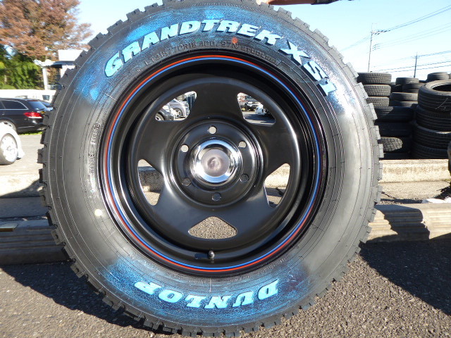 限定モデル　デイトナ　SOTEC　ブラック　ハイエース　レジアスエース　200系　215/70Ｒ16?。兀?1　ホワイトレター　新商品　ダンロップ