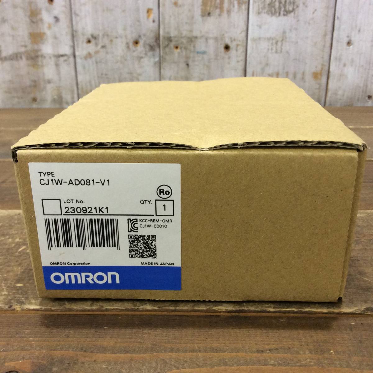●【AH-04001】★送料無料★ 新品未使用品 OMRON オムロン CJシリーズ高機能I/Oユニット アナログ入力ユニット CJ1W-AD081-V1_画像1