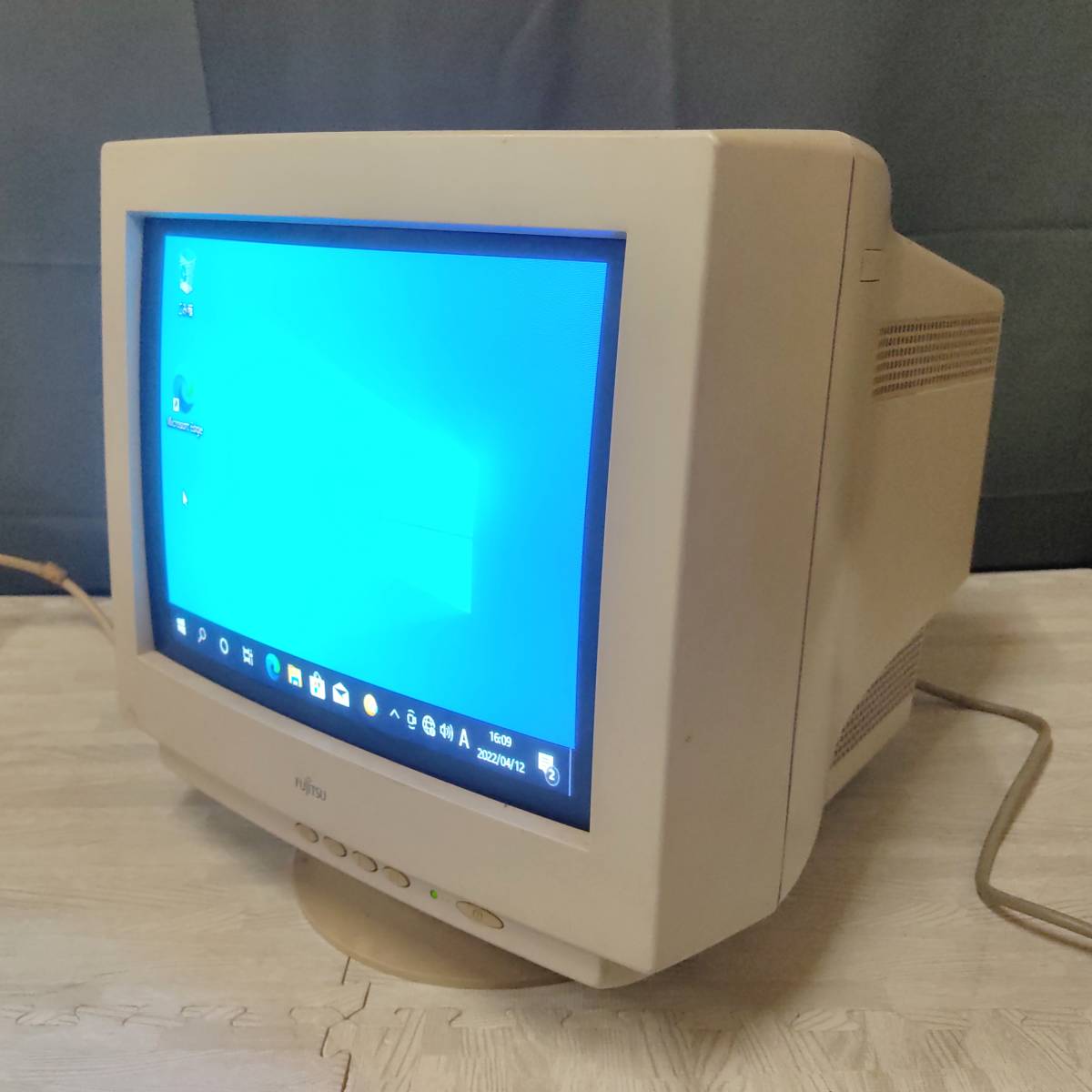 レトロ) 富士通 カラーCRTディスプレイ FMV-DP97Y6 17インチ レトロ) 富士通 カラーCRTディスプレイ FMV-DP97Y6 17インチ