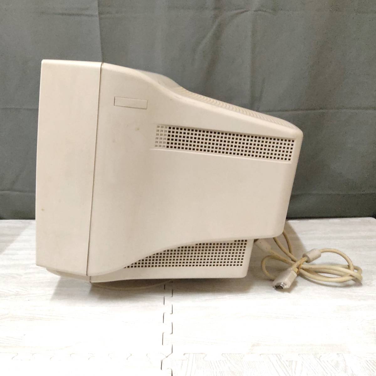 レトロ) 富士通 カラーCRTディスプレイ FMV-DP97Y6 17インチ レトロ) 富士通 カラーCRTディスプレイ FMV-DP97Y6 17インチ