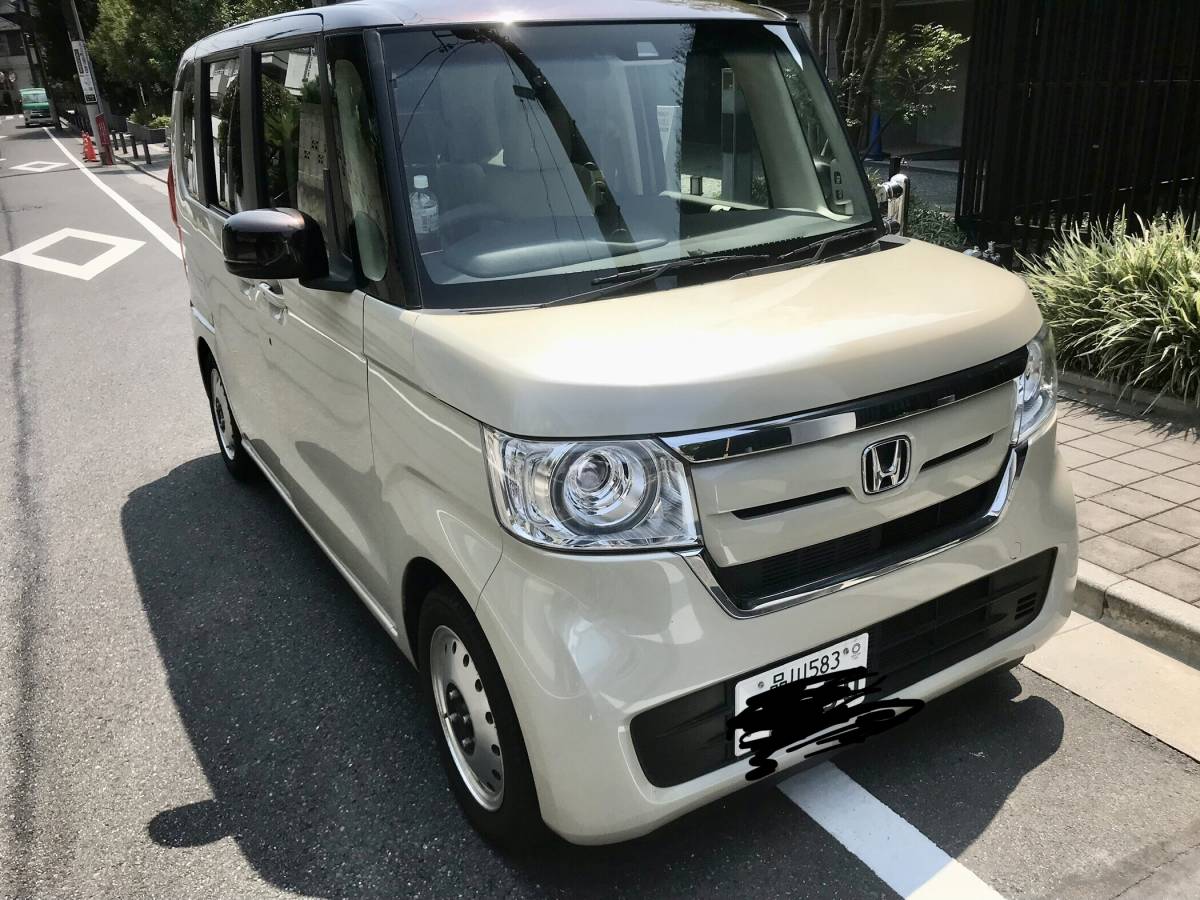 ホンダNBOX ホンダセンシング　2018年　個人出品　1.4万km 美車　諸費用全て込み_画像1