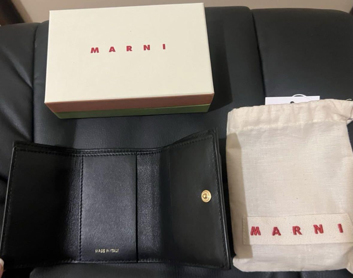 新品【MARNI】マルニお財布　黒　クリスマスプレゼント_画像2