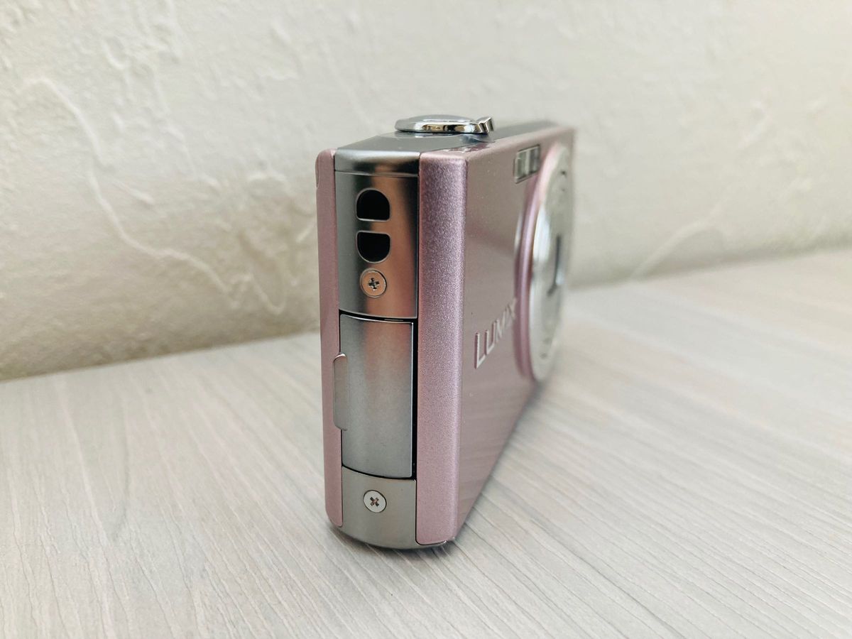 Panasonic】手のひらサイズのデジタルカメラLUMIX|カクテル Panasonic】手のひらサイズのデジタルカメラLUMIX|カクテル