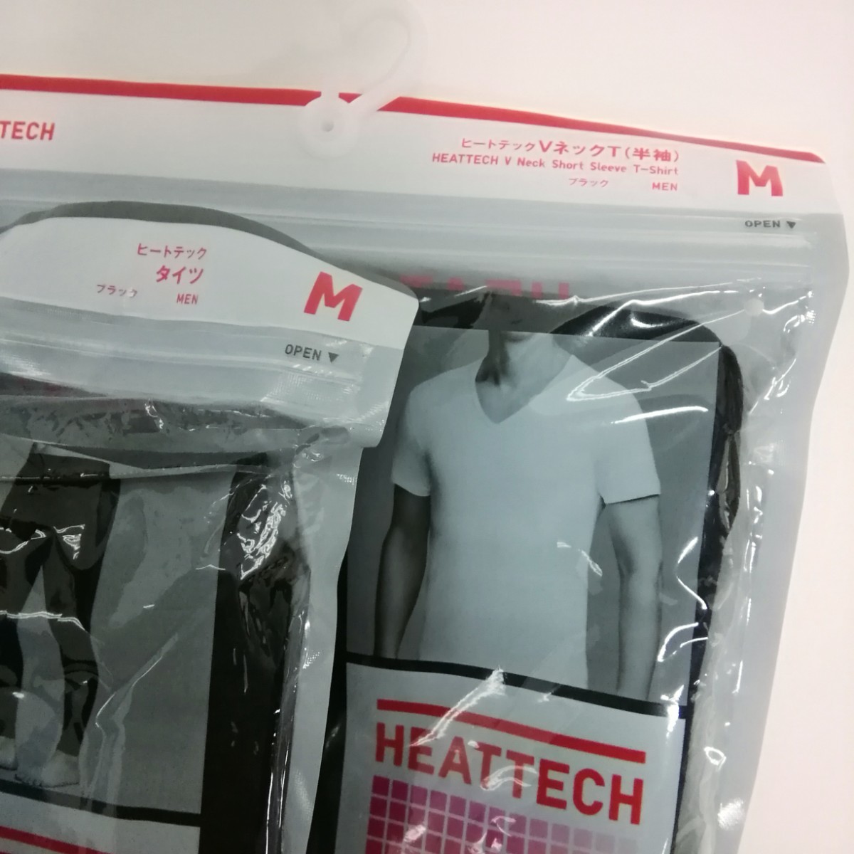 未使用 UNIQLO ユニクロ HEATTECH ヒートテック 2点セット まとめて MEN メンズ M Vネック 半袖 タイツ ブラック_画像3