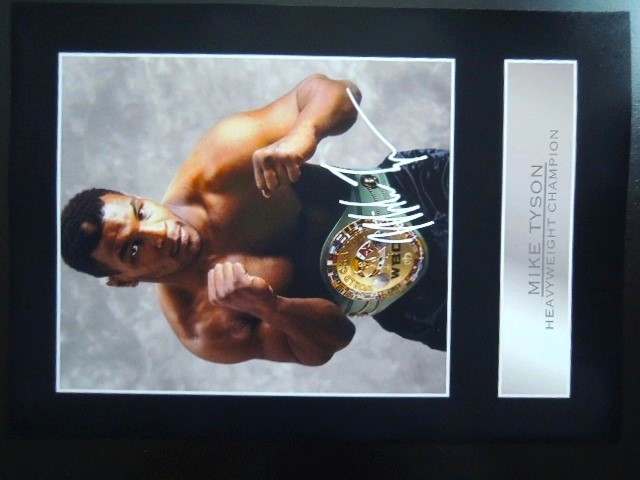 A4 額付き ポスター マイクタイソン Mike Tyson ベルト 写真 サインフォト 盾 ボクシング アート_画像1