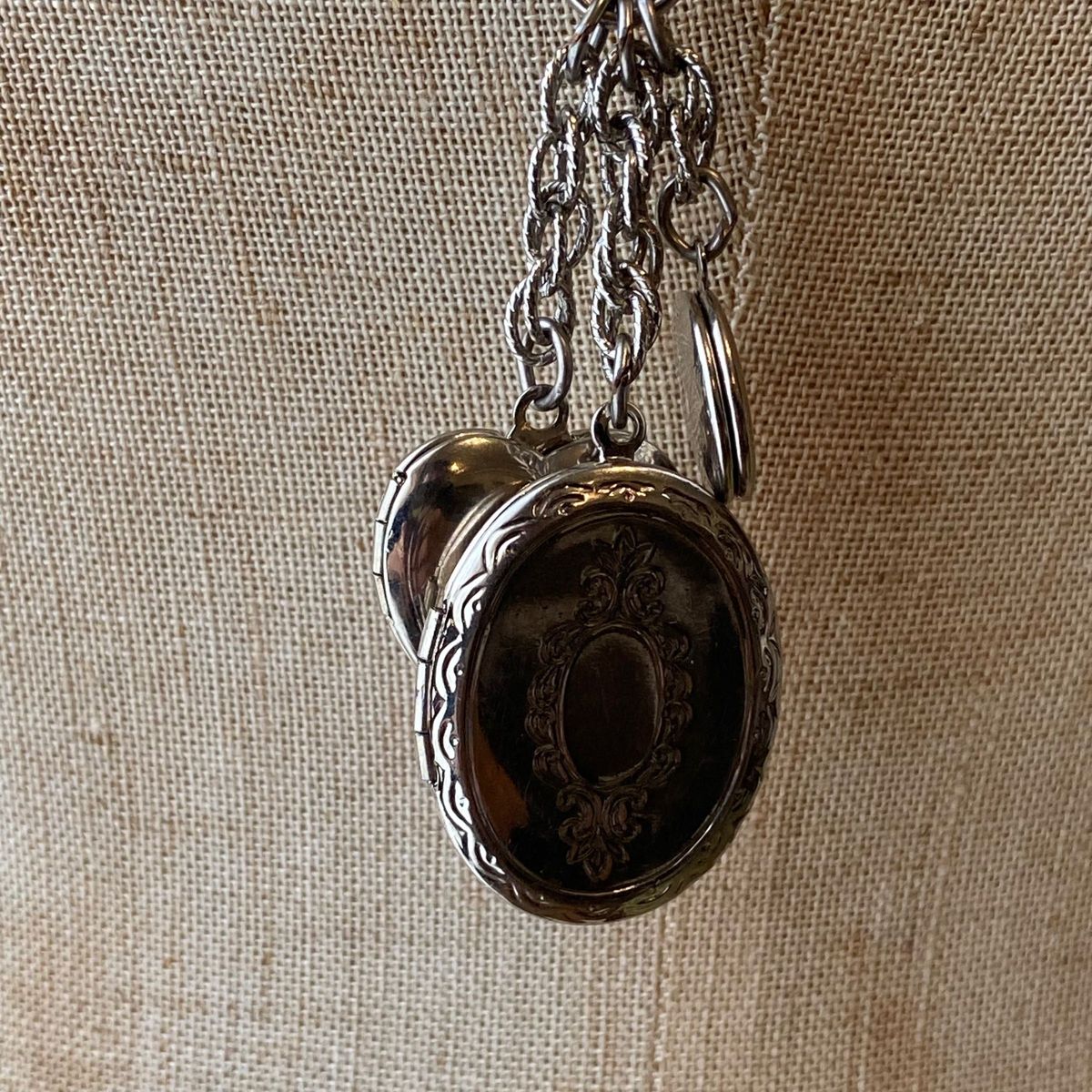 Vintage 1928刻印 ロケットペンダント ヴィンテージ ネックレス Vintage 1928刻印 ロケットペンダント ヴィンテージ ネックレス
