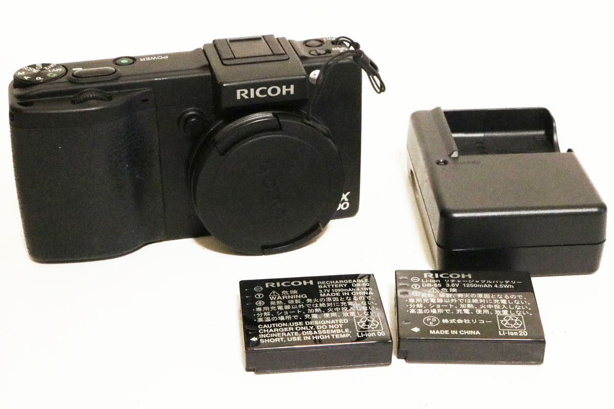 ⑧カメラ Ricoh GX200 5.1-15.3mm F2.5-4.4 コンパクト 　動作品_画像1