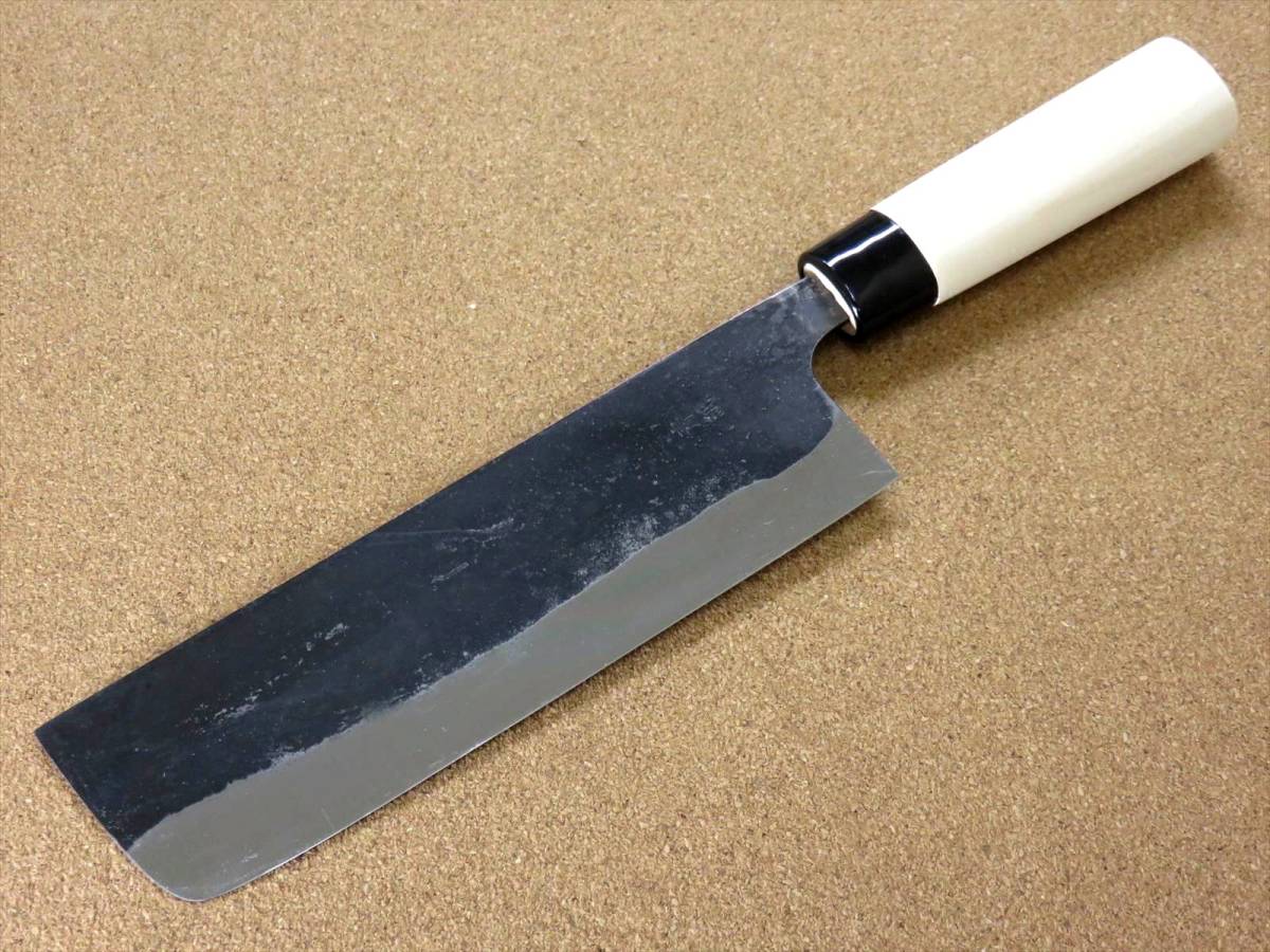 関の刃物 菜切り包丁 18cm (180mm) 富士觀 黒打 青紙2号 軟鉄 炭素鋼 朴の木 口金付き 両刃包丁 家庭用 野菜切り かつらむき 日本製_画像4