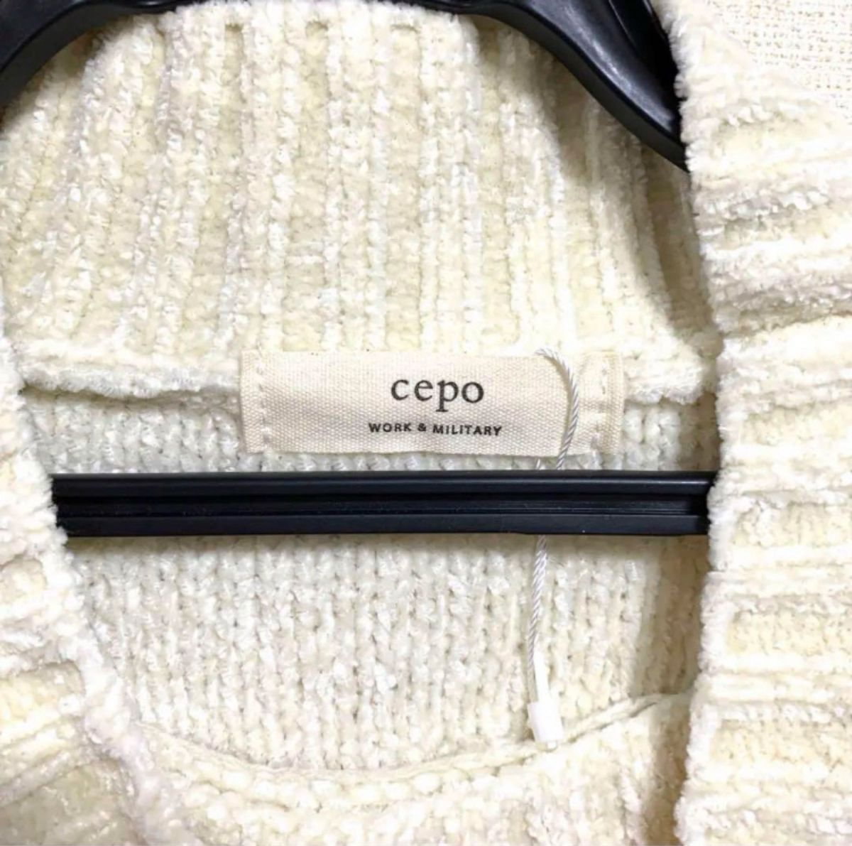 【新品未使用タグ付き】Cepo モックネックニット Mサイズ アイボリー 長袖