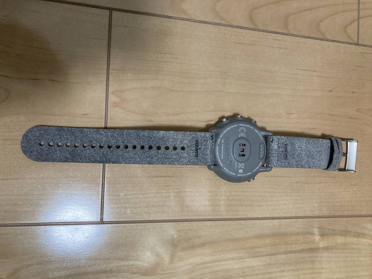 ★美品★ SUUNTO7 (スント7) STONE GRAY TITANIUM _画像3