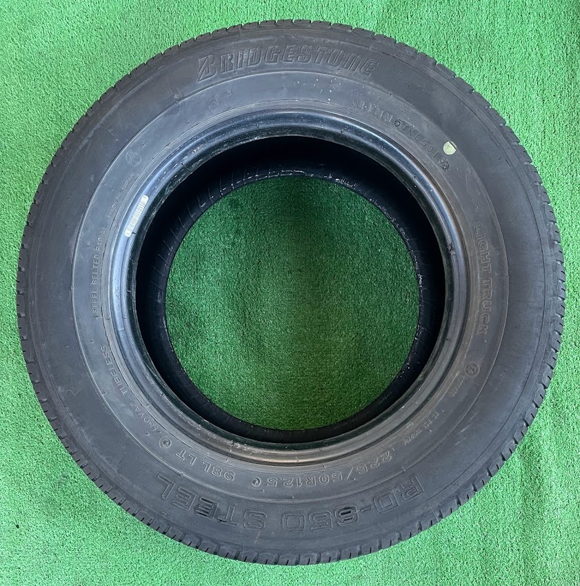 23121706　　中古タイヤ　★BRIDGESTONE 　RD-650　STEEL★　225/50R12.5　98L　LT　19年製　2本_画像6