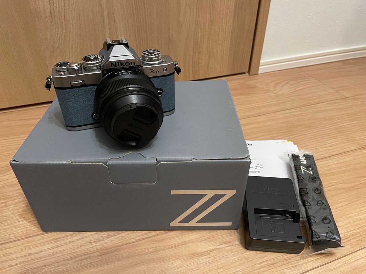 Nikon Zfc シルバー本体とレンズ DX 24mm F1 7|Yahoo!フリマ Nikon Zfc シルバー本体とレンズ DX 24mm F1 7|Yahoo!フリマ