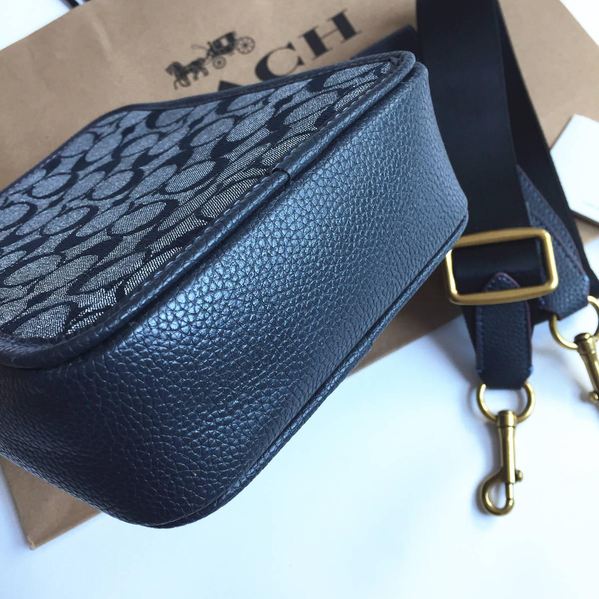 ☆新品☆コーチ/COACH バッグ CG996 デニム ショルダーバッグ ボディーバッグ クロスボディーシグネチャー 斜めがけバッグアウトレット品 _画像5