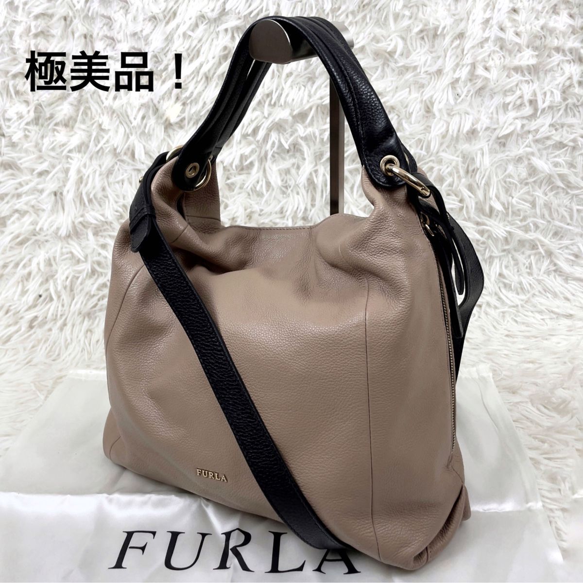 新色追加 極美品 FURLA 2way ホーボー A4 シボ革 レザー 大容量 ロゴ