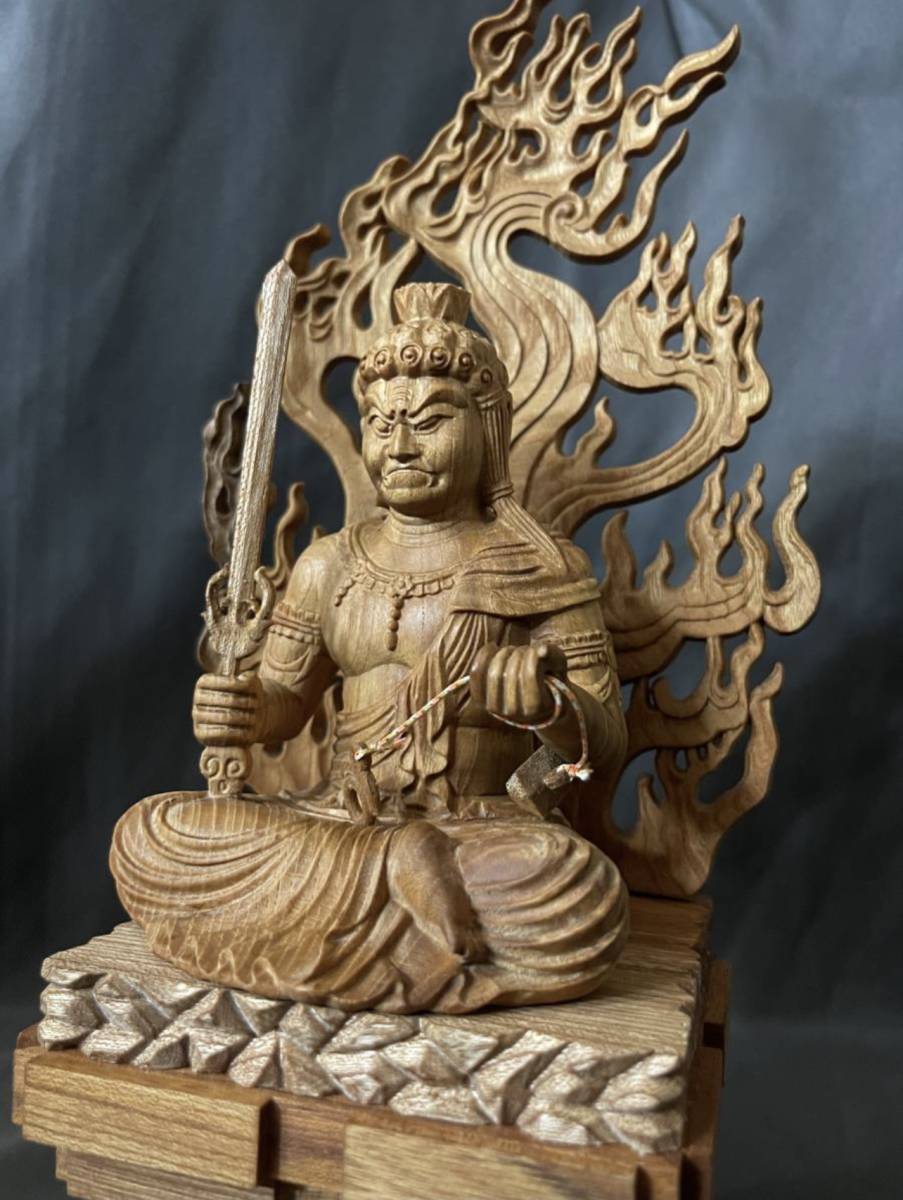 仏教工芸品　総ケヤキ製　極上彫　木彫仏像　不動明王座像_画像6