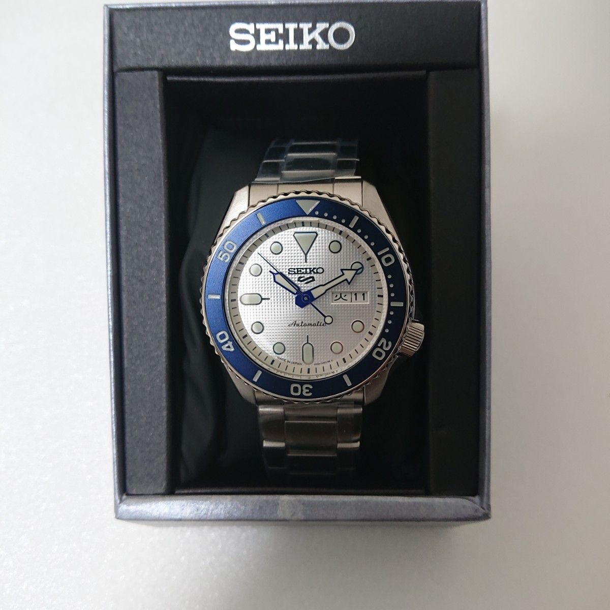 140周年記念 限定 SEIKOスポーツ 中古 SBSA109 自動巻き 腕時計 140周年記念 限定モデル 未使用 セイコー5 スポーツ 自動巻き