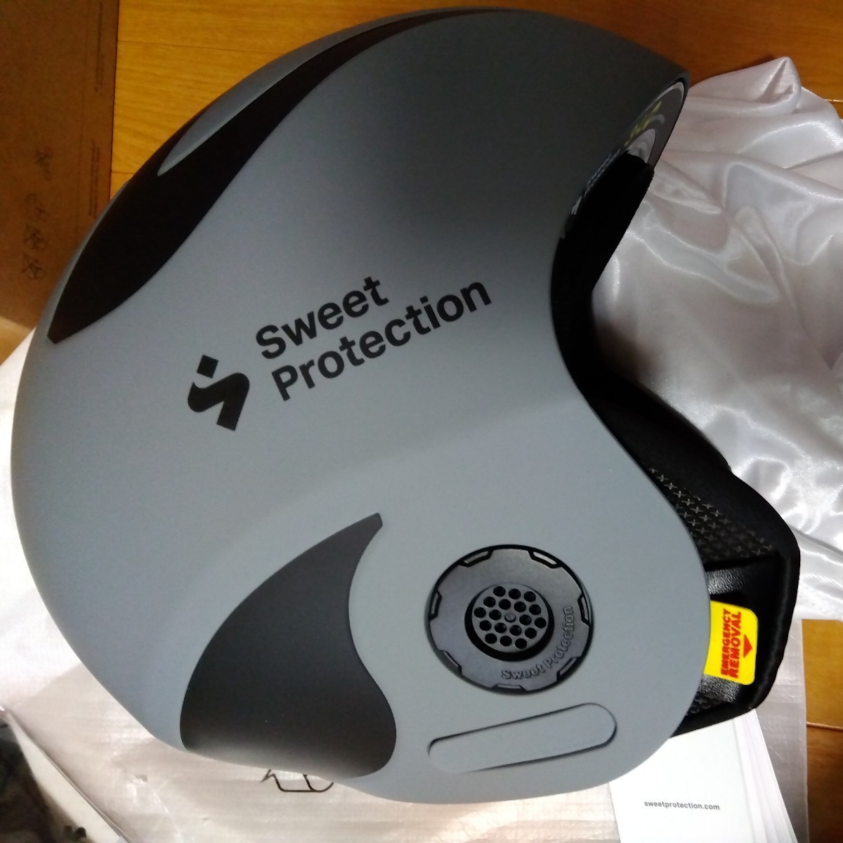 Sweet Protection スウィートプロテクション Volata Mips ヴォラータ MIPS L/XL Matte Nardo Gray　ヘルメット_画像5
