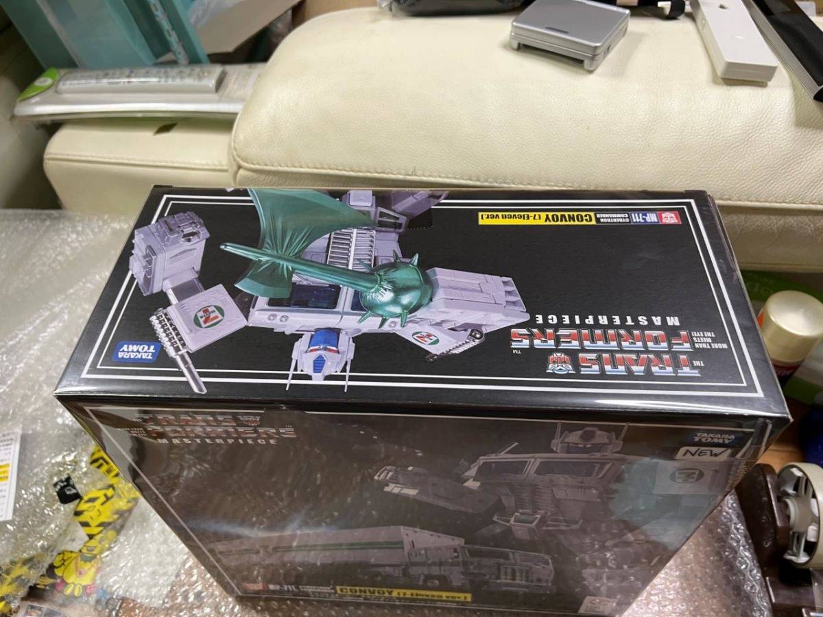 Amazon.co.jp: MP-711 コンボイ(7/11版) /トランスフ ォーマー Amazon.co.jp: MP-711 コンボイ(7/11版) /トランスフ ォーマー