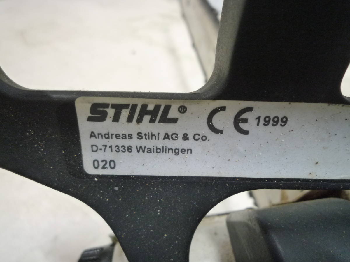 【5-12-12-1Ta】　動作確認済み　STIHL　エンジン式チェーンソー　020　カバー付き　刃の長さ38㎝　_画像5