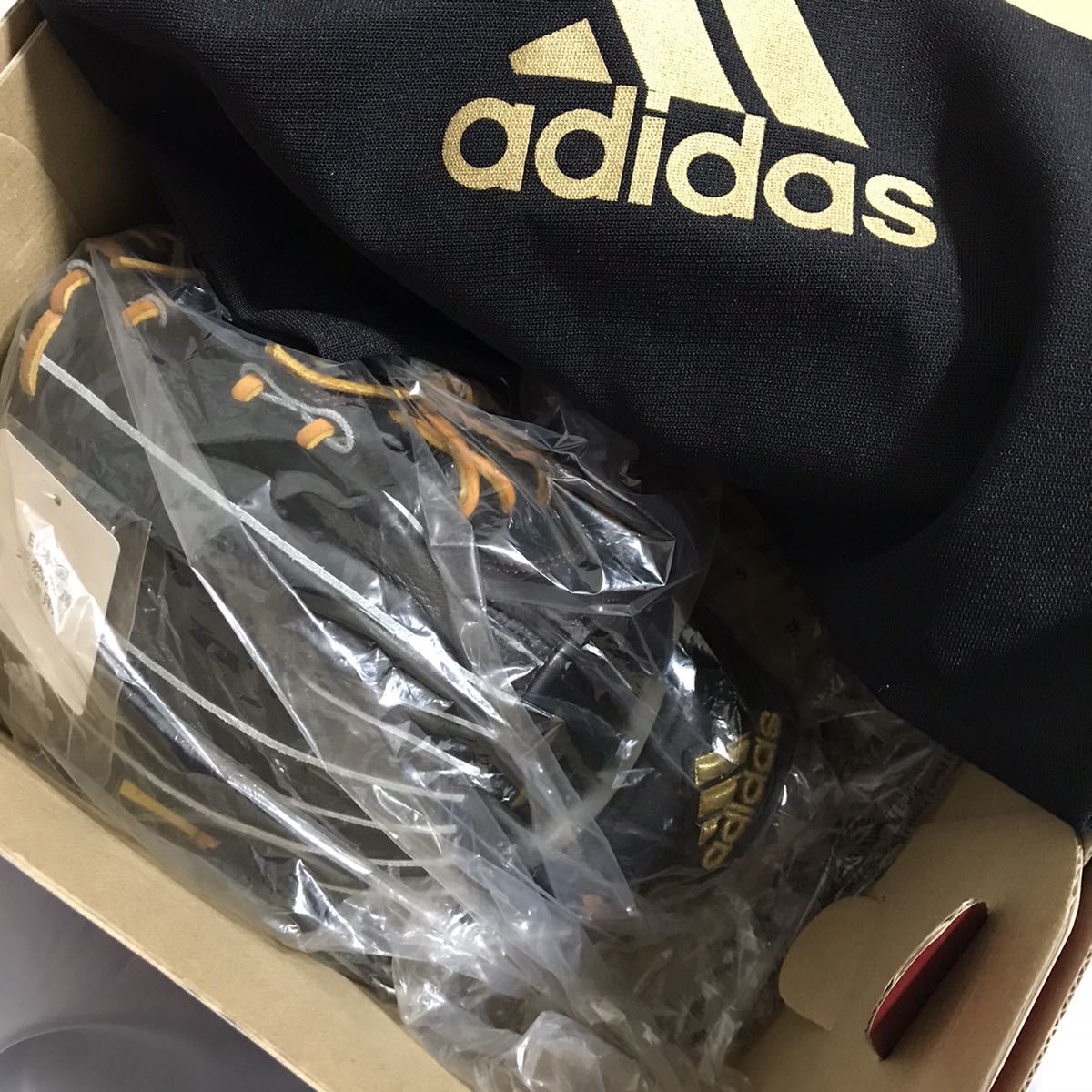 未使用 アディダス 一般硬式用 内野手用グローブ 右投げ グラブ 未使用 アディダス 一般硬式用 内野手用グローブ 右投げ グラブ