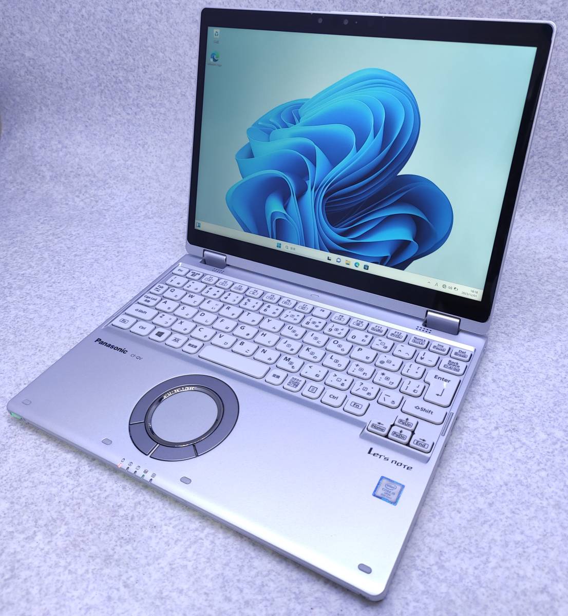 液晶が回転する2in1 Panasonic CF-QV8 LTEモデル Win11 1kgを切る軽量モバイル タブレットに慣れたあなたに