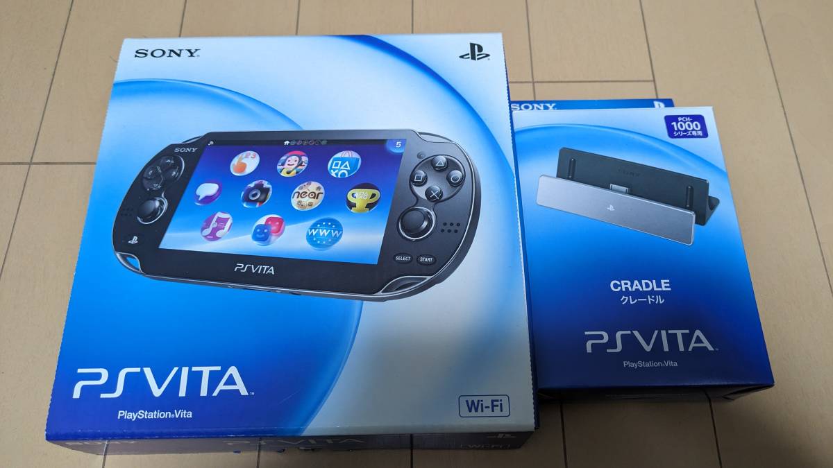 【中古】PlayStation Vita本体 Wi-Fiモデル（PCH-1000/クリスタル・ブラック） PS Vita　クレードル付 _画像4