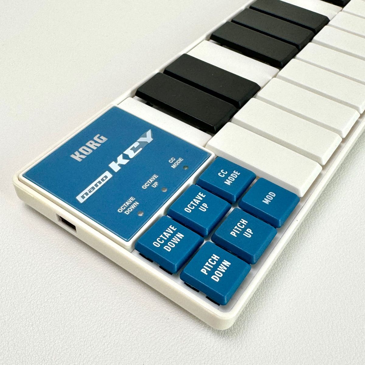 気質アップ 美品】KORG nano シリーズ 3点セット 専用ケース&専用USBハブ DTM・DAW