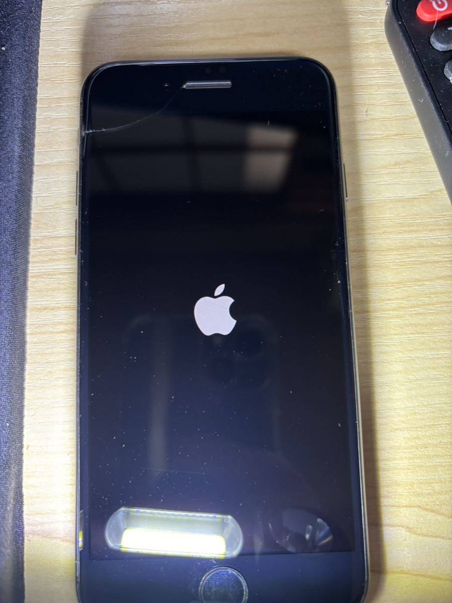 iPhone 8 バックパネルフロントパネル セット ブラック 液晶傷ありの画像3