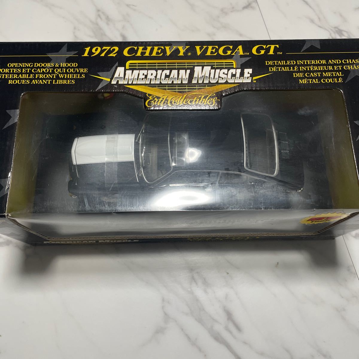 《箱付き》【1/18スケール】1972 CHEVY VEGA GT American Muscle ミニカー 模型 コレクション放出 メタルダイキャスト シボレー 黒_画像3