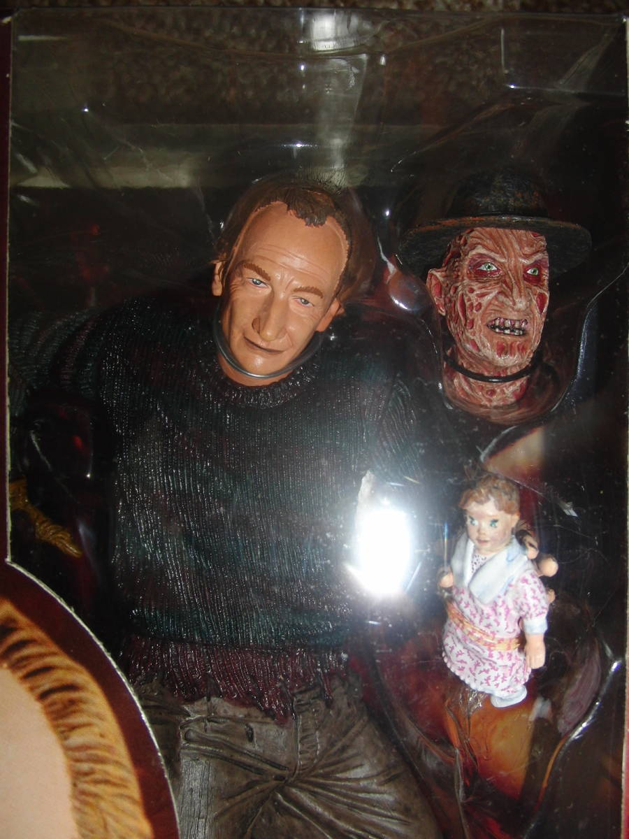 NECA A Nightmare on Elm Street Robert * England version limited goods last 1