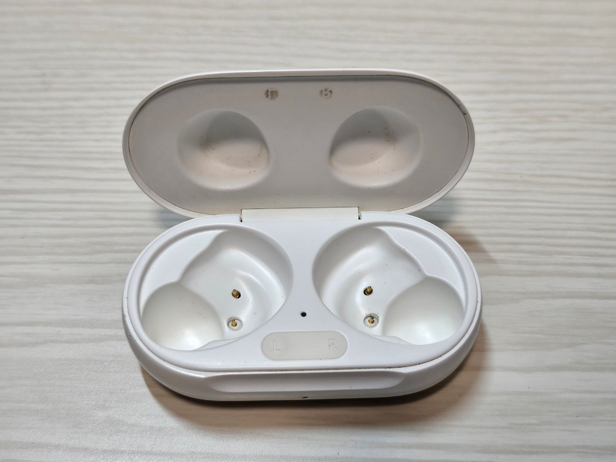 ☆動作確認済み☆SAMSUNG Galaxy Buds+ galaxybuds プラス ホワイト ワイヤレス SM-R175_画像3