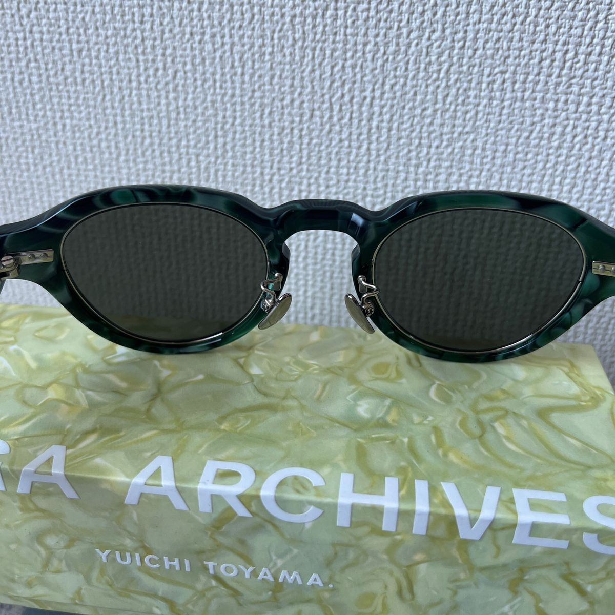 TOGA x YUICHI TOYAMA】DFWサングラス& ニットグラスホルダー TOGA x YUICHI TOYAMA】DFWサングラス& ニットグラスホルダー