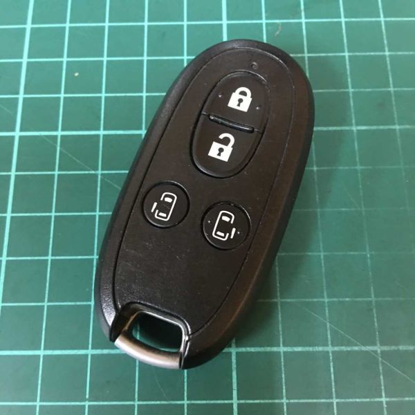 SU11918点灯 スズキ 純正 007YUUL0212スマートキーレス パレット ソリオ ルークス等 MA15S 日産 両側スライド 4ボタン_画像1