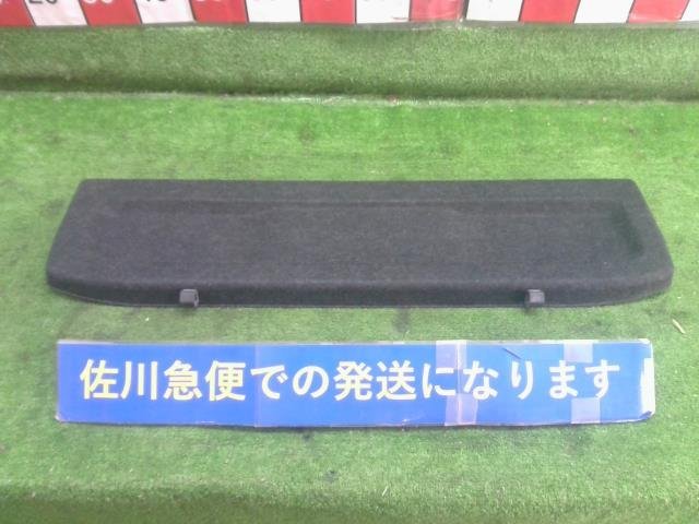 スズキ スイフト XEスタイル ZD11S 純正 トノカバー リアボード トランクボード ボード 8891063J00 汚れ有り_画像1