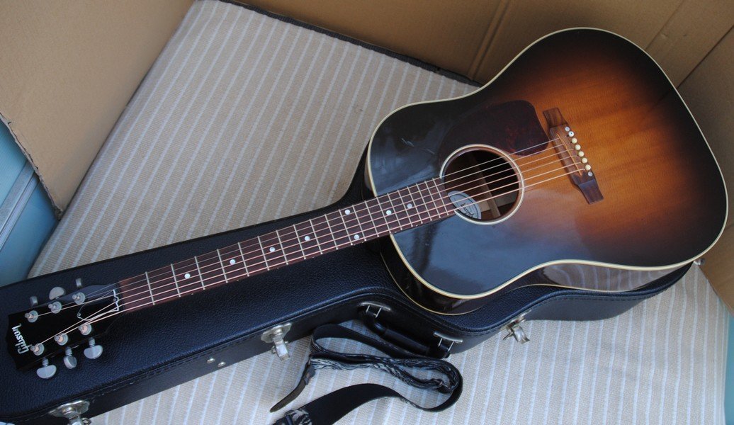 ☆綺麗【Gibson / ギブソン エレアコースティックギター J-45 Standard 】USA ハードケース付 2015年製 N12280_画像3