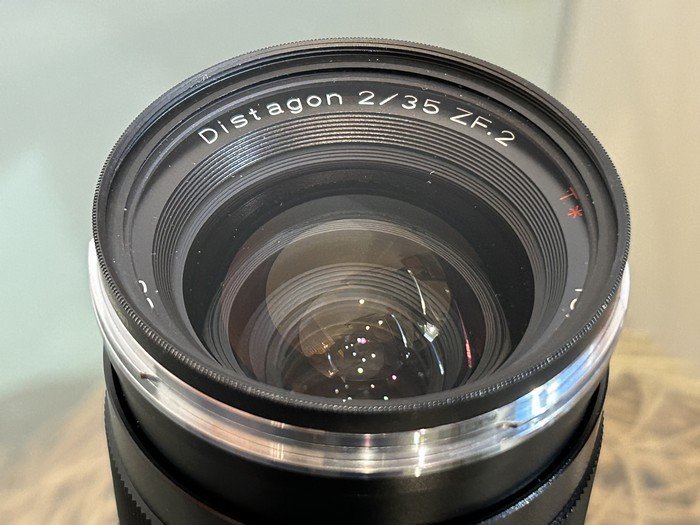 #極美品【Carl Zeiss Planar Distagon 2/35 ZF.2 T* カールツァィス プラナー ニコンFマウント 交換レンズ 純正フード付】NA00216の画像6