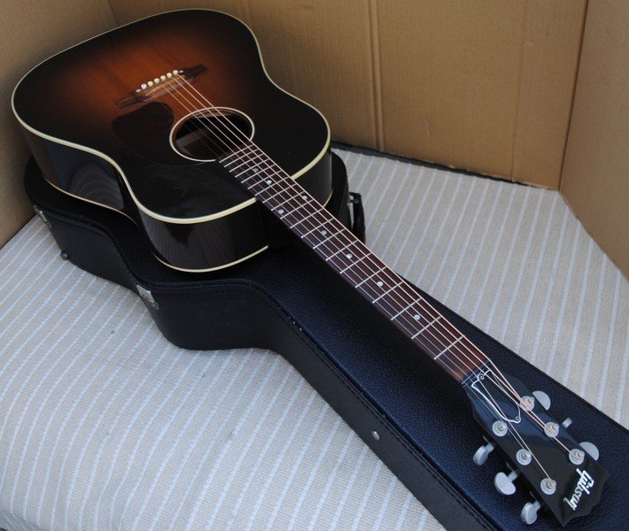 ☆綺麗【Gibson / ギブソン エレアコースティックギター J-45 Standard 】USA ハードケース付 2015年製 N12280_画像4