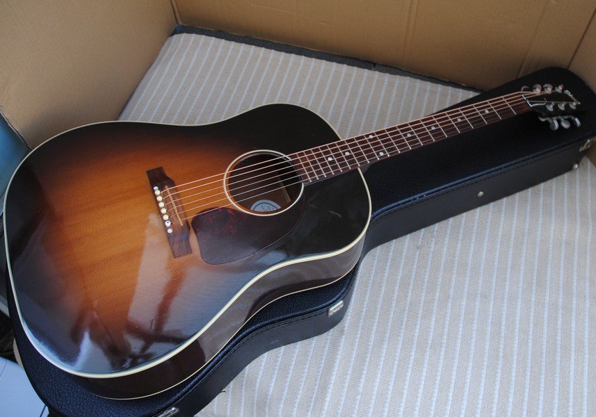 ☆綺麗【Gibson / ギブソン エレアコースティックギター J-45 Standard 】USA ハードケース付 2015年製 N12280_画像5