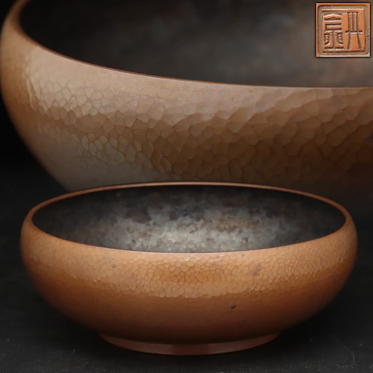 EP064 【山口丹金 造】内塗銀 黄銅槌痕菓子器 径16.5cm 重425g・黄銅内塗銀菓子器・菓子鉢 煎茶道具_商品詳細もご覧ください