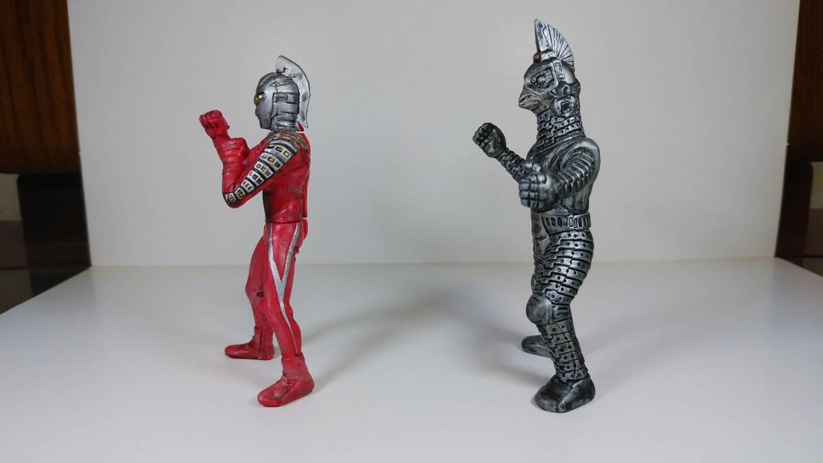 ガシャポンHGウルトラシリーズ・ウルトラセブン＆ウィンダム・リペイント・2個まとめ売り　BANDAI_画像2