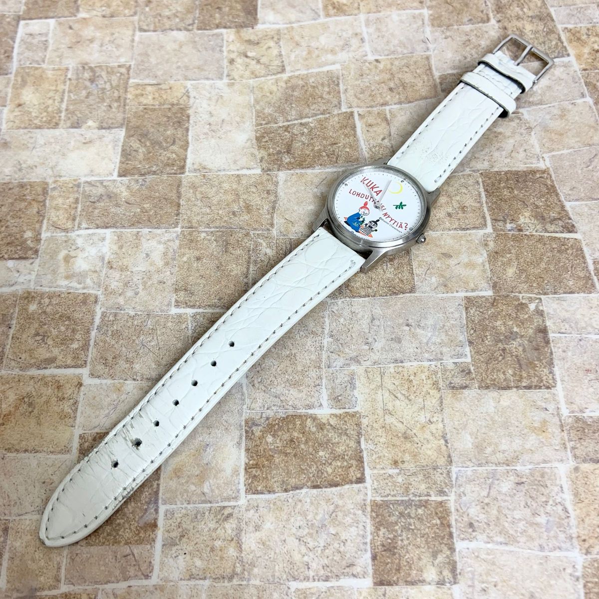 さびしがりやのクニット レディース腕時計 ムーミン 北欧 トーベ・ヤンソン 電池交換済み クォーツ 絵本 かわいい 白 ホワイト